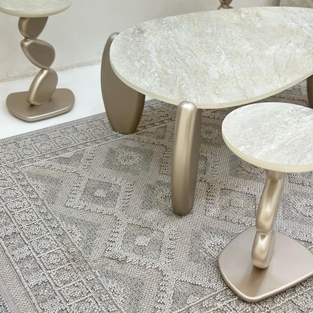 طقم طاولات 5 قطع سطح بديل حجر ملمس خشن  قاعدة خشب لون مكس