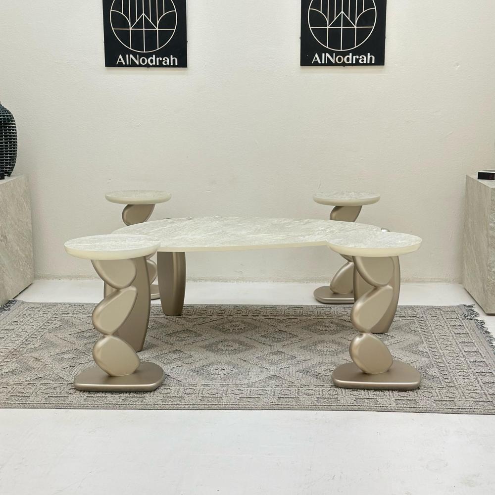 طقم طاولات 5 قطع سطح بديل حجر ملمس خشن  قاعدة خشب لون مكس