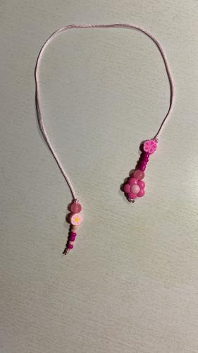 فاصل كتاب بلون pink