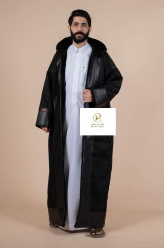 فروه رجالي مع جلد على الاطراف