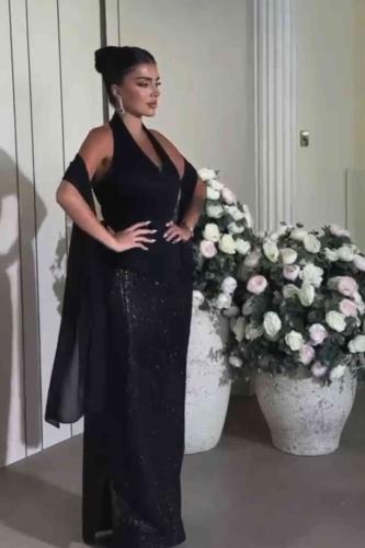 فستان سهرة أسود فاخر بصدرية باربي وتطريز خرز لامع