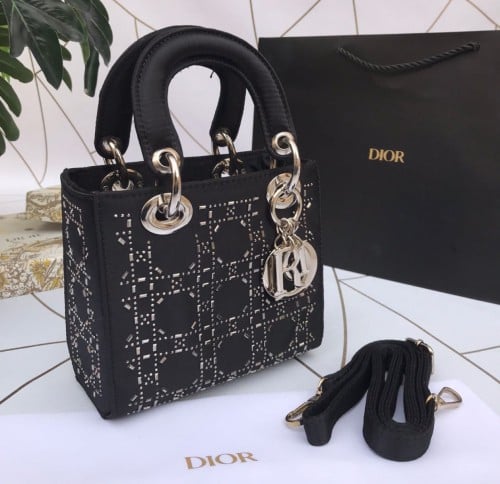 شنطة (Dior)ديور حجم صغير