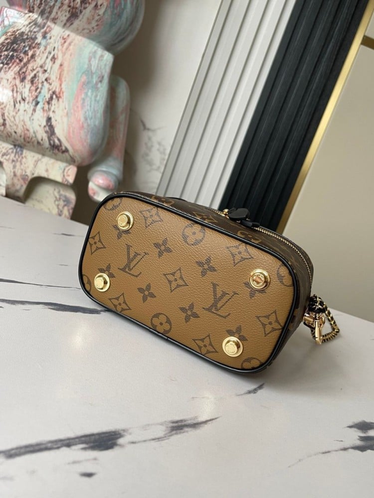 لويس فيتون Vanity PM مقاس19 سم