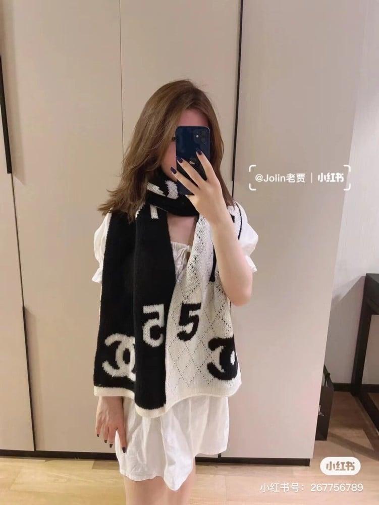 سكارف شانيل 35*195