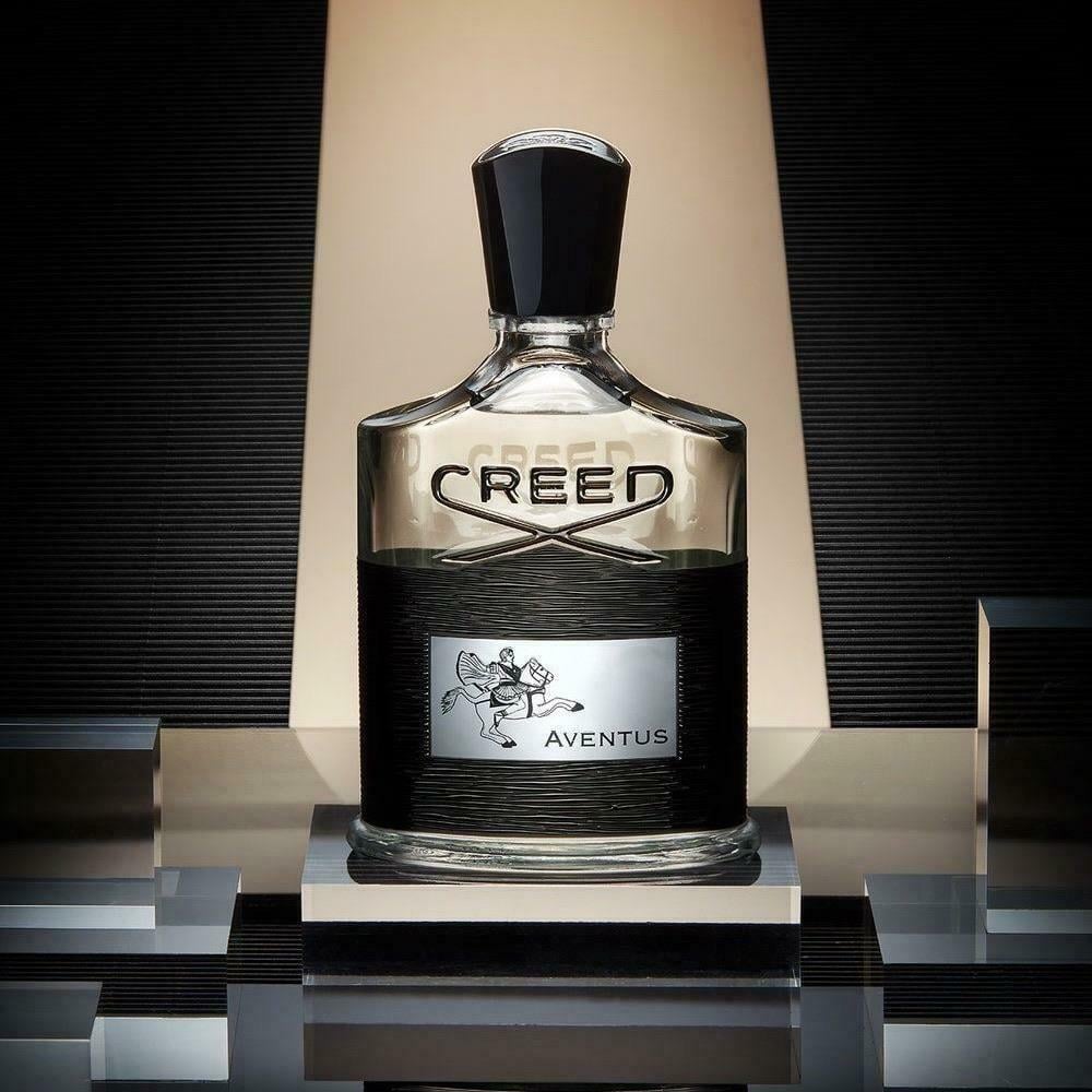 عطر كريد أفينتوس Creed Aventus: أسطورة الفخامة التي صنعت اسمًا لا يُنسى