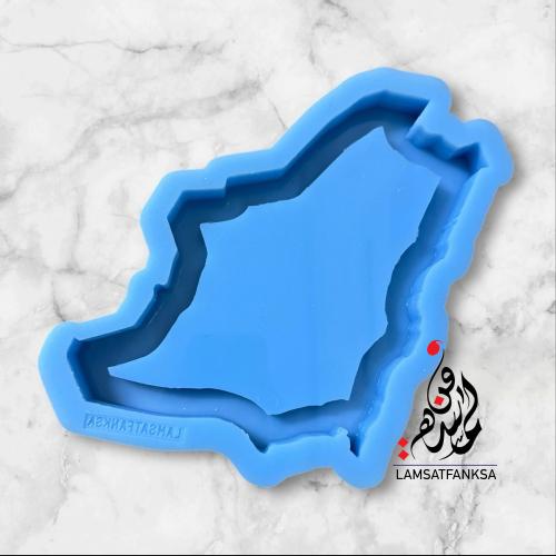 قالب خريطة السعودية بإطار مرتفع