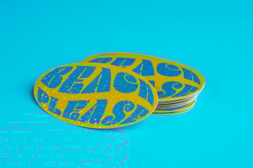 الشاطئ من فضلك  ستيكر