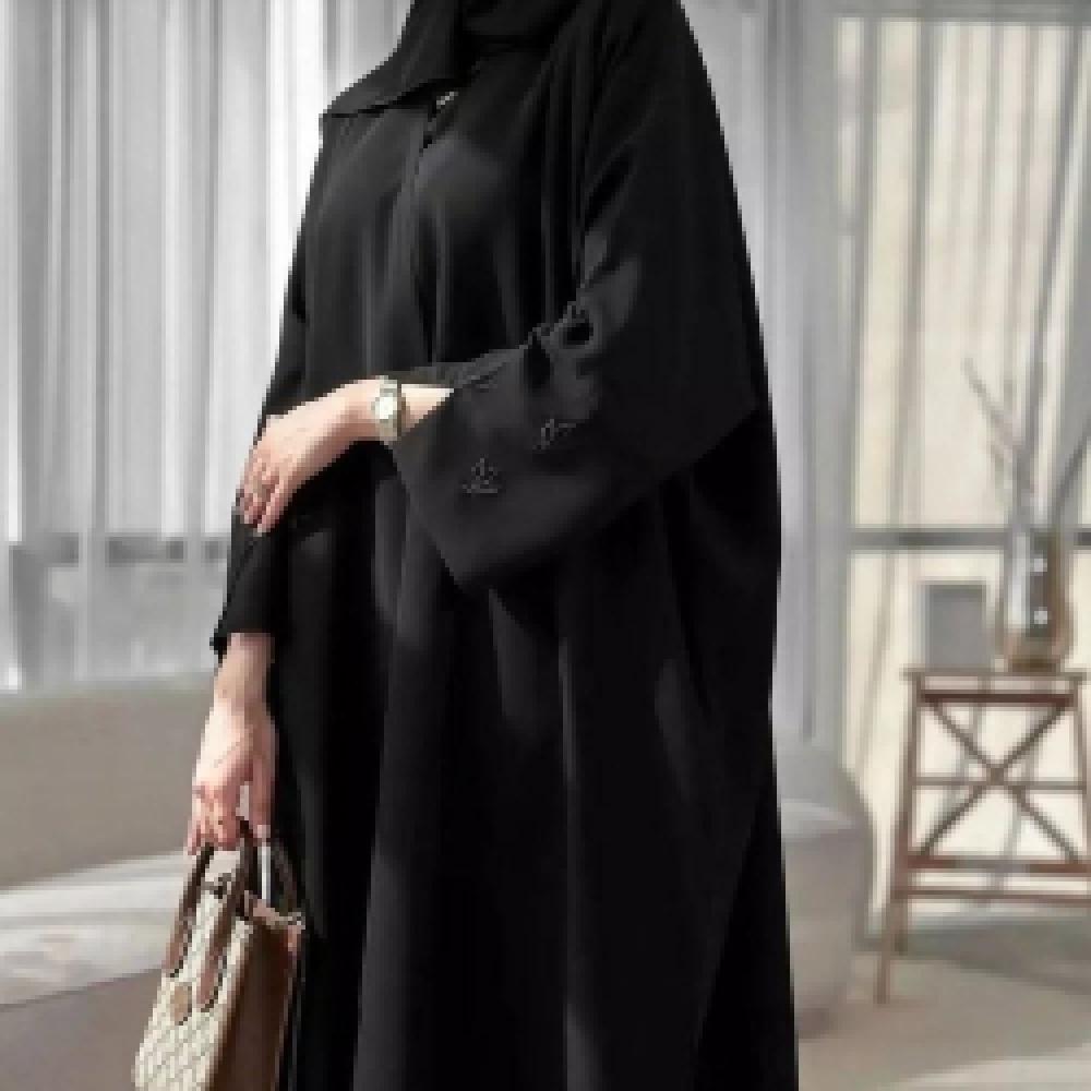 تنسيق العباية مع الإكسسوارات: سر الإطلالة المتكاملة