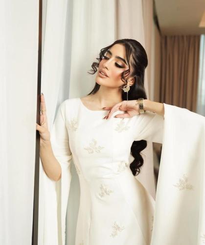 فستان سهره ناعم مع تطريز راقي