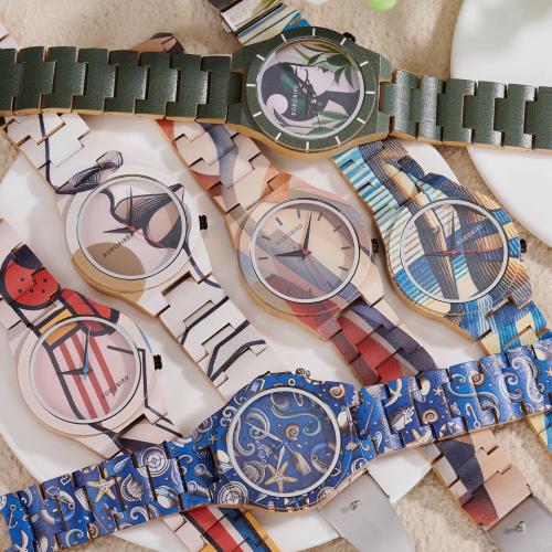 ساعة يد خشبية