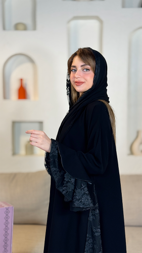 عباية انيقه بتدخيلة دانتيل مشجر للمناسبات