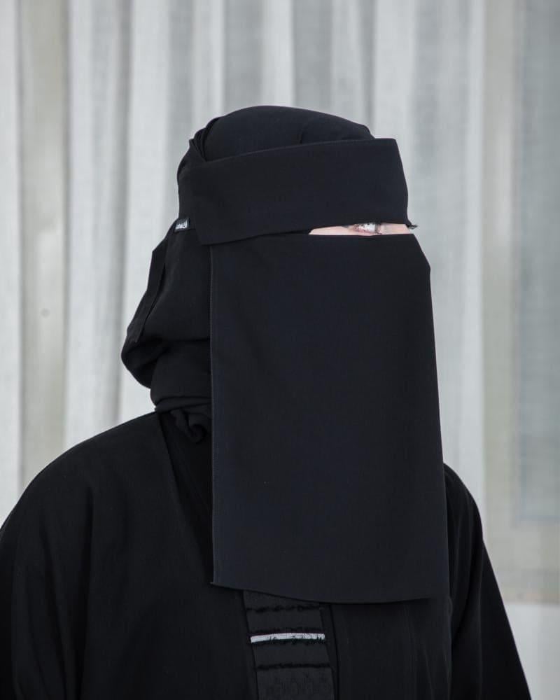 النقاب المقوى