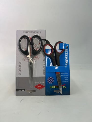 مقص حجم وسط صغير