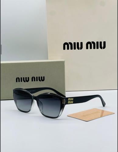 نظارة ماركة miu miu باستايل