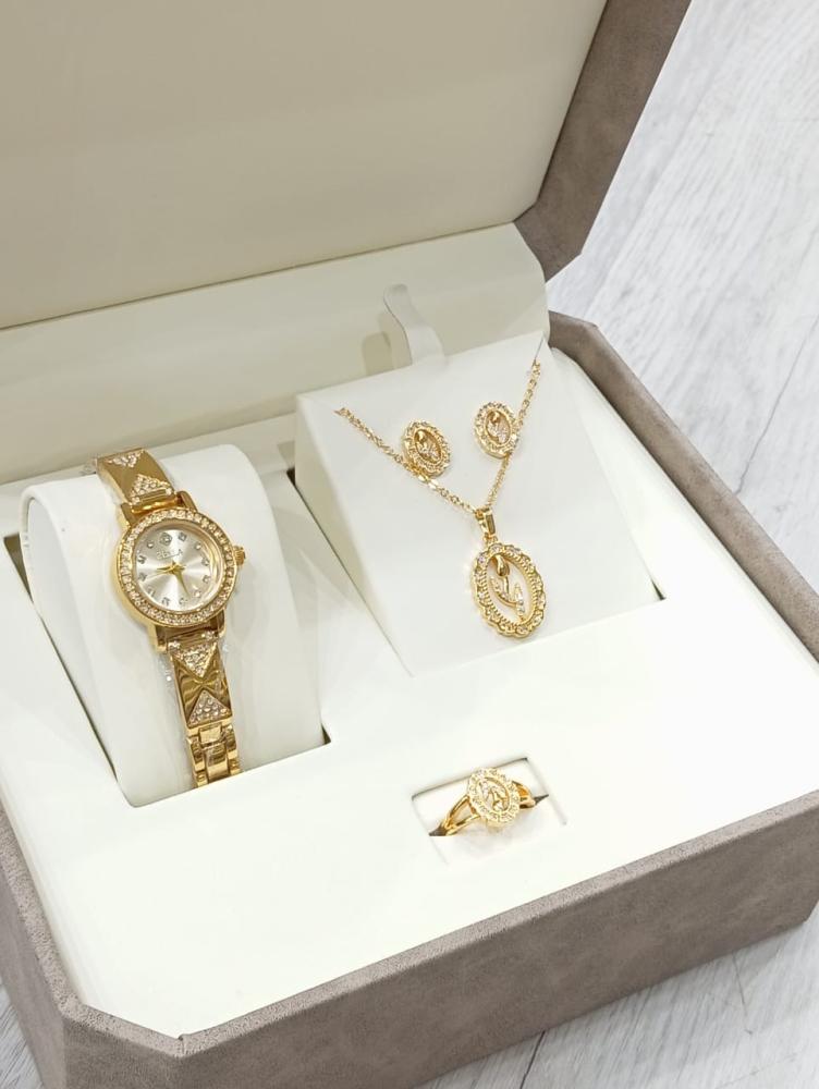 طقم نسائي ماركة ماربيلنو