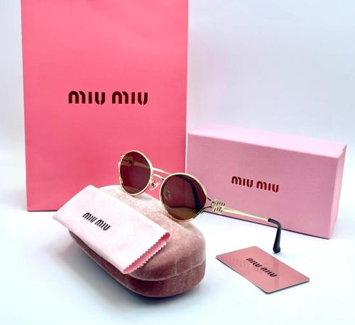 نظارة ماركة miu miu باستايل