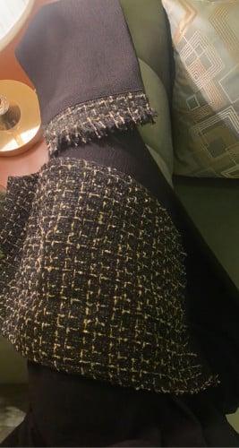 عبايه اسود مع ذهبي شتويه