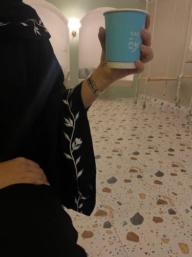 عبايه تطريز ابيض مع الطرحه