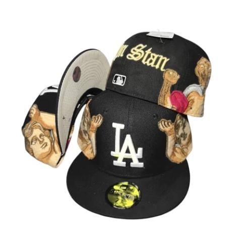 كاب LA أسود مقفل