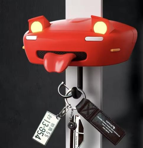 علاقة مفاتيح على شكل سيارة