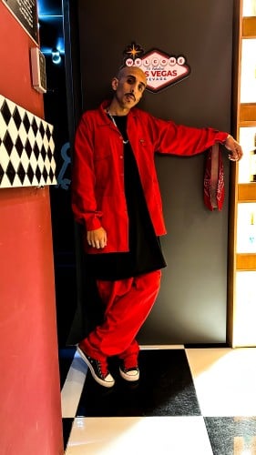 طقم أحمر كامل