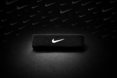 ربطة راس NIKE أسود