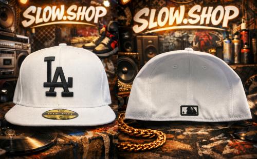 كاب LA ابيض  مقفل