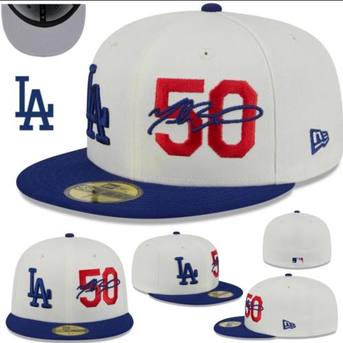 كاب ابيض وازرق  LA مقفل