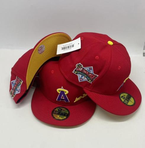 كاب  أحمر A  مقفل