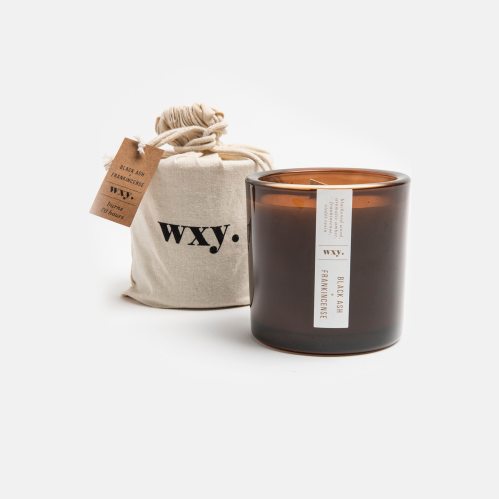شمعة Black Ash & Frankincense