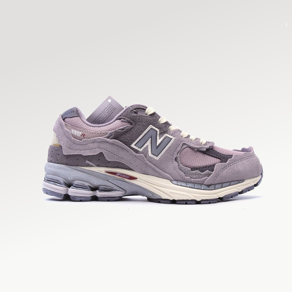 حذاء New Balance 2002R