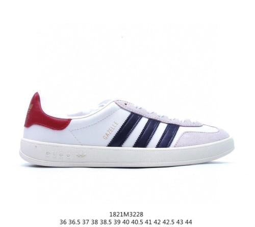 حذاء adidas gazelle