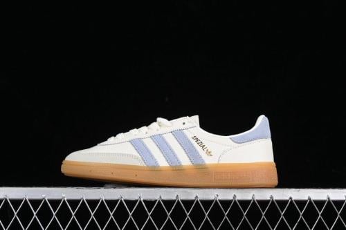 حذاء adidas spezial