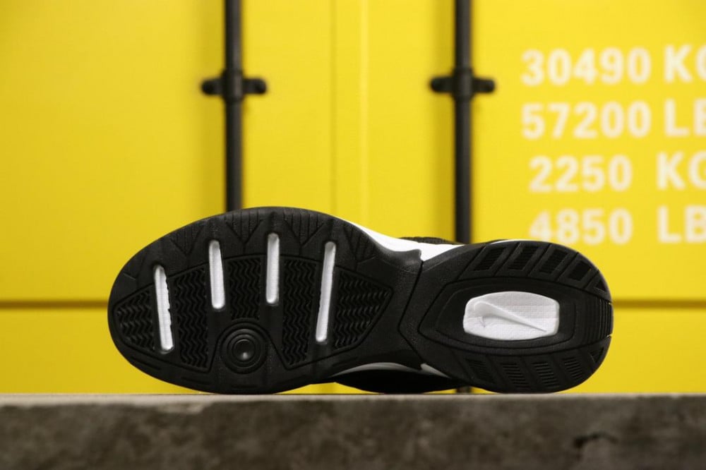 حذاء Nike M2K tekno