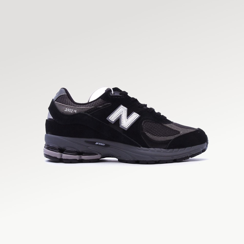 حذاء New Balance 2002R