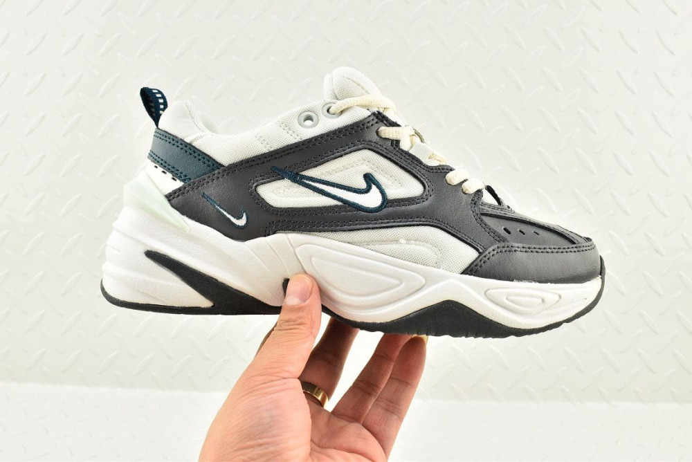 حذاء Nike M2K tekno