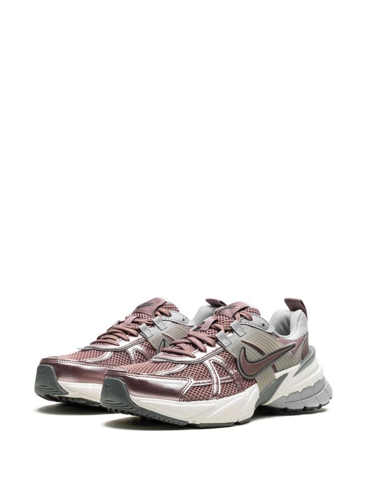 حذاء Nike V2K tekno