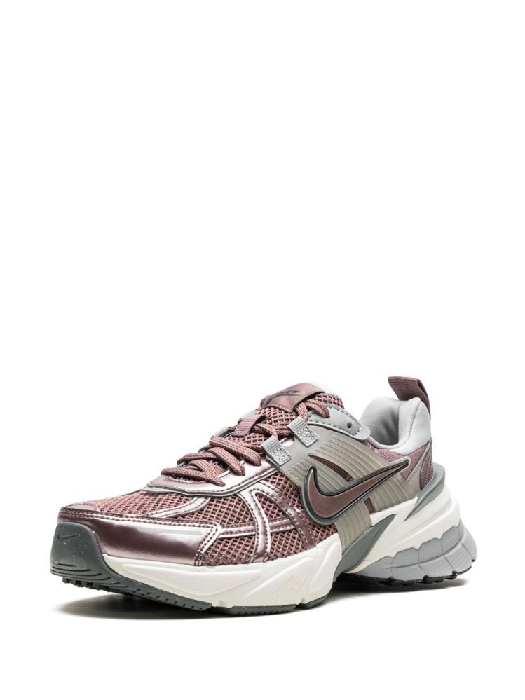 حذاء Nike V2K tekno