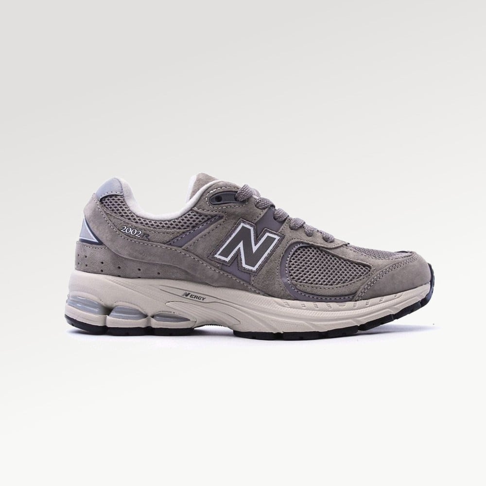 حذاء New Balance 2002R