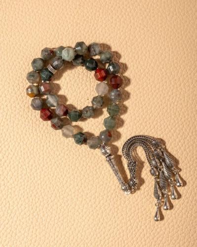 سبحة حجر الدم طبيعي بقصة اسطوانية انيقة