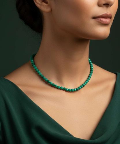 عقد الملاكيت الطبيعي – لمسة من الفخامة والطاقة الإيجابية