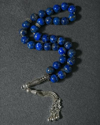 سبحة فاخرة من حجر اللازورد الطبيعي