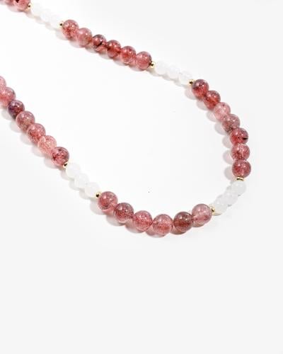 عقد حجر الستروبيري كوارتز والجاد الطبيعي