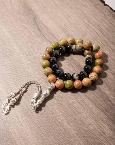 سبحة فضة حجر يوناكيت وعقيق اسود