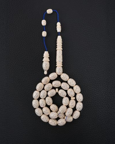 سبحة عاج ناب الفيل… حكاية فخامة وأصالة عبر الزمن