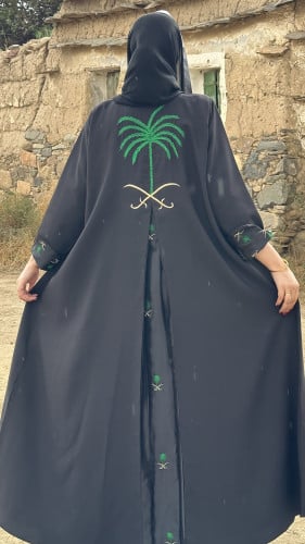 عباية مميزه لليوم الوطني مع طرحه مجانا
