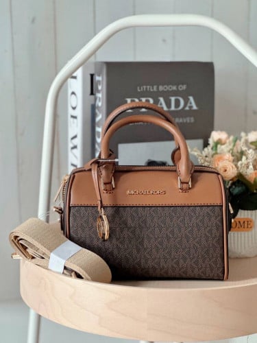 شنطة مايكل كورس