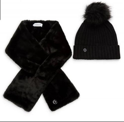 طقم نسائي من كالفن كلاين