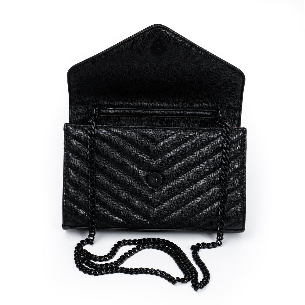 حقيبة سان لوران كاساندر بتصميم ظرف مبطن