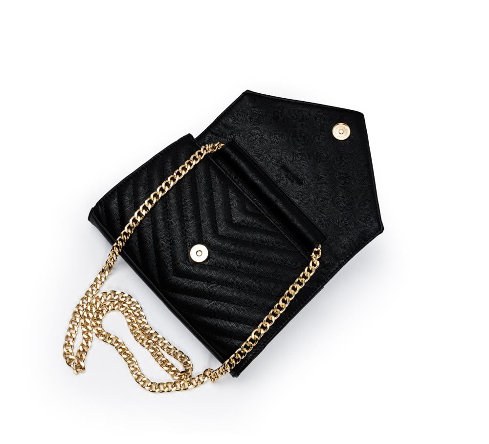 حقيبة سان لوران كاساندر بتصميم ظرف مبطن